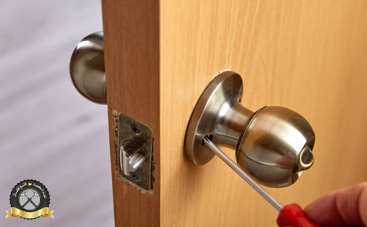 تركيب مسكات أبواب